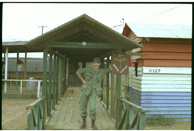 1971-11 Elliott - Vietnam - 37th Med Co-Enterance.jpg (62086 bytes)